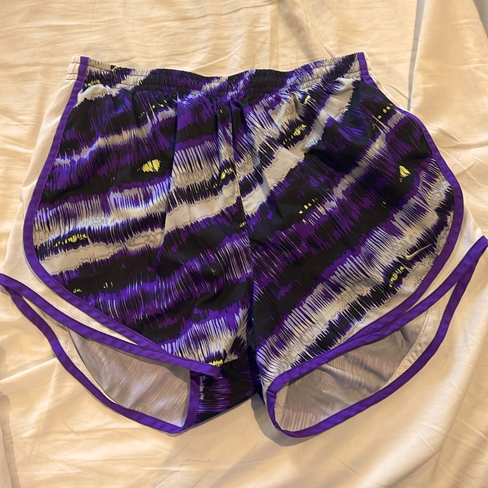 EUC LARGE Nike tempo shorts